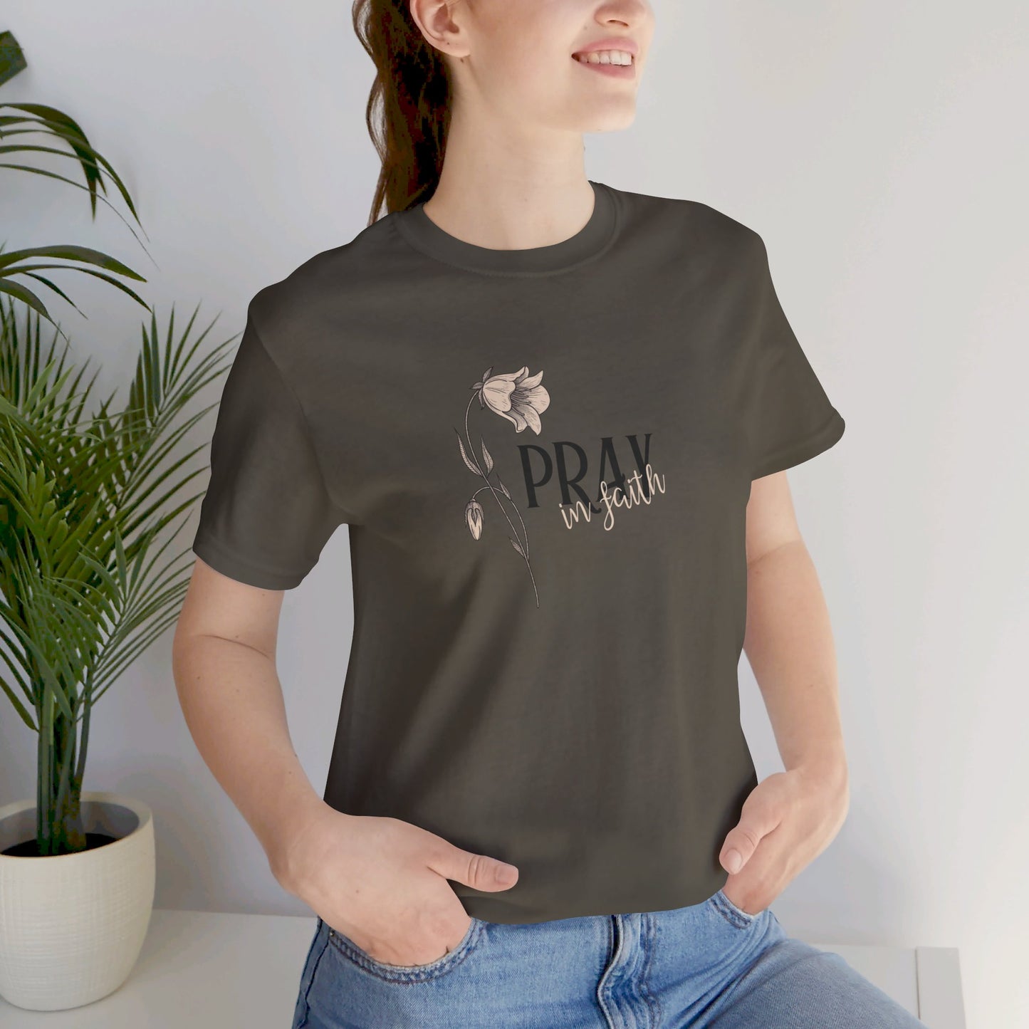 Women's Pray in Faith T-Shirt